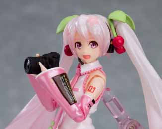 桜をイメージしたかわいらしい装いの「桜ミク」のフィギュアが登場！