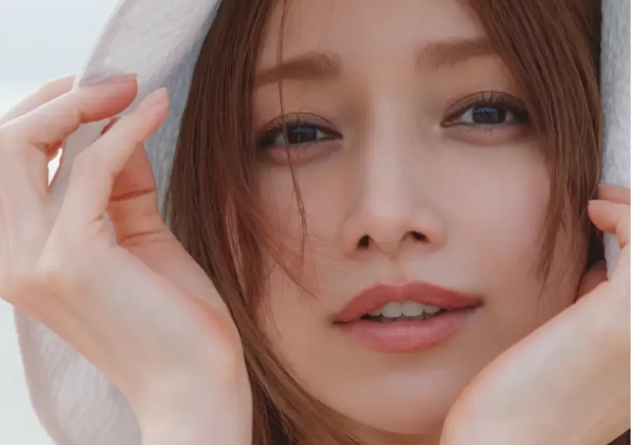 後藤真希の写真集『flos』が発売から1ヵ月で「重版8刷」を達成！　喜びのコメントが到着