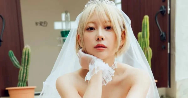 篠崎こころファースト写真集『ココロモヨウ』発売！「ドール」をテーマに撮影を敢行