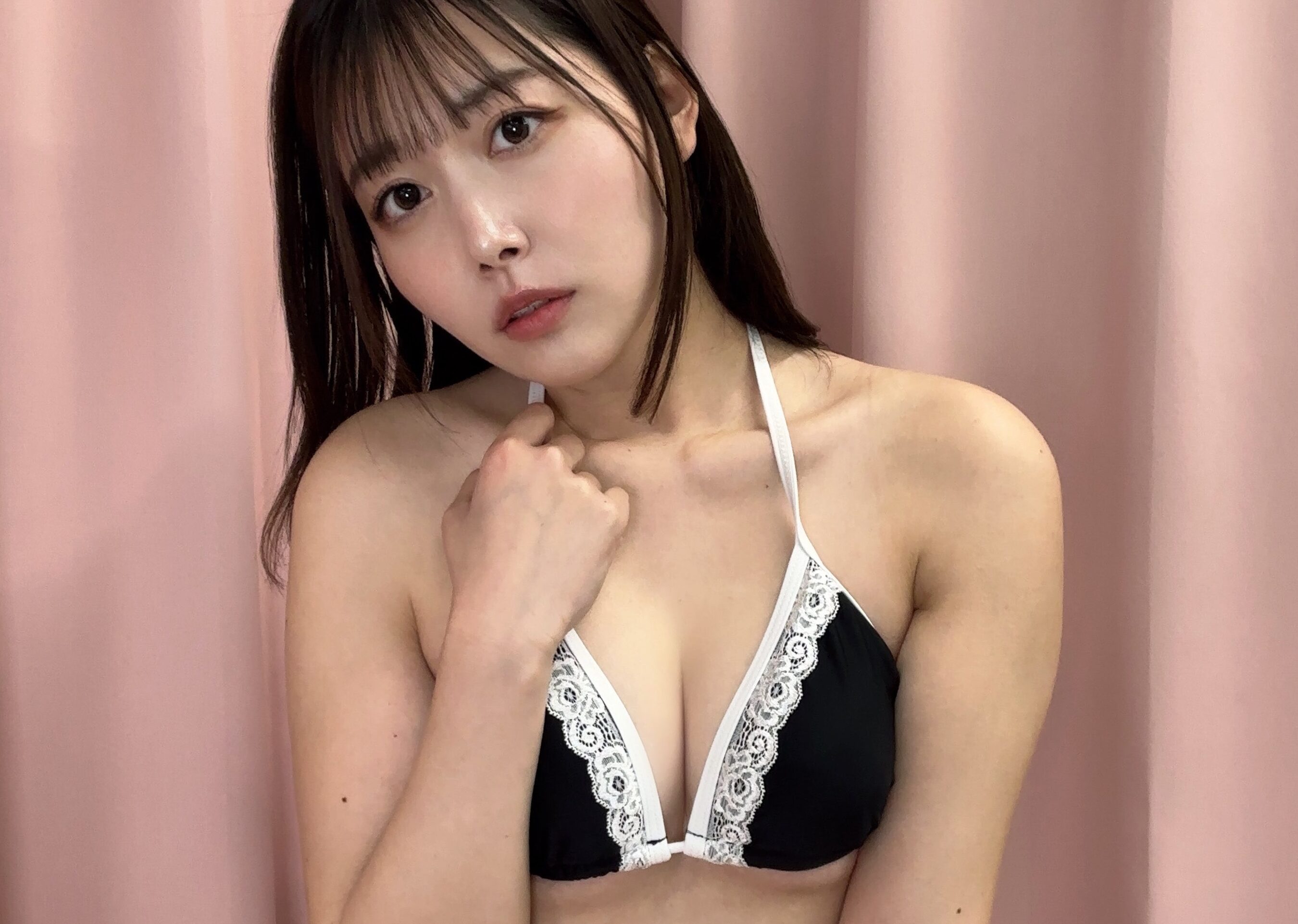 ふっくらした「水着姿」を披露！紗倉みくの“絶品マシュマロボディ”がハート鷲掴み