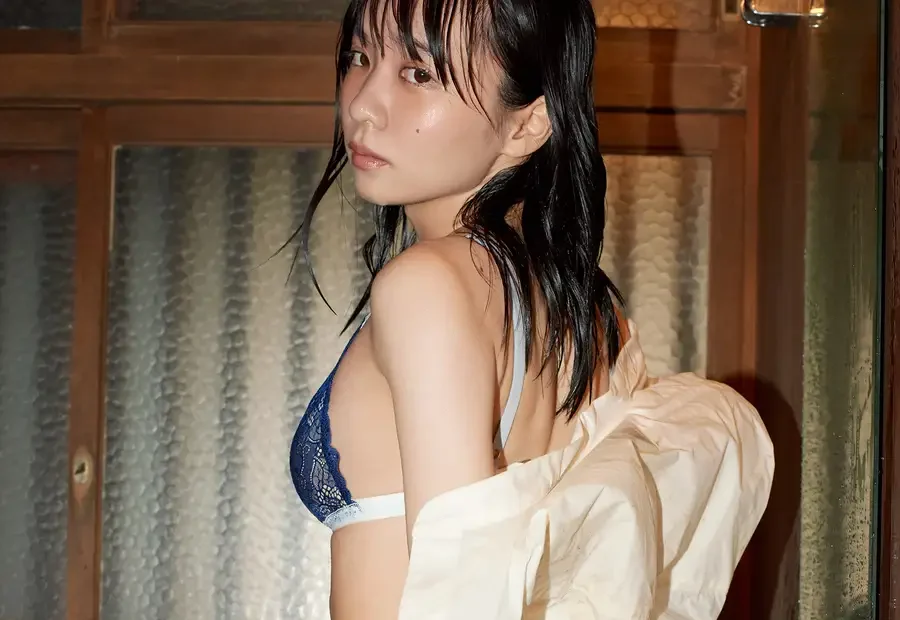 椿野ゆうこの「美尻あらわなランジェリー風の水着姿」が刺激的すぎる!