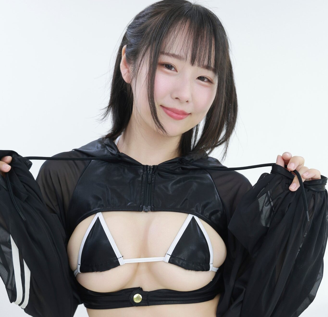 南武さきの「隠しきれてない三角ビキニ姿」にトキメキ！