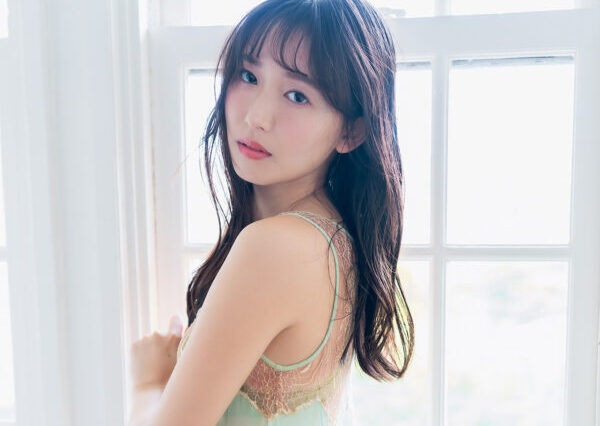 志田音々の「ランジェリーをたくし上げる姿」に心の奥までズキュン！