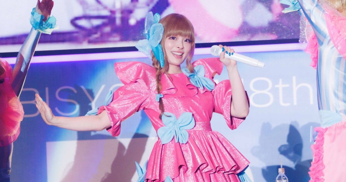 きゃりーぱみゅぱみゅが「出産後初のステージ」で魅せた新境地! 「ASOBIEXPO 2025」のオフィシャルライブレポートが到着