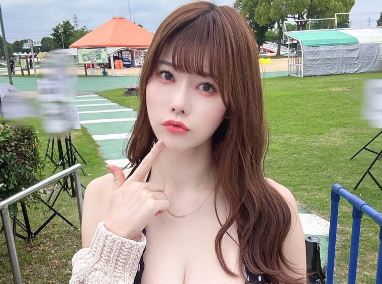 桃里れあの「ハミ出しそうなビキニ姿」にハート射抜かれる！