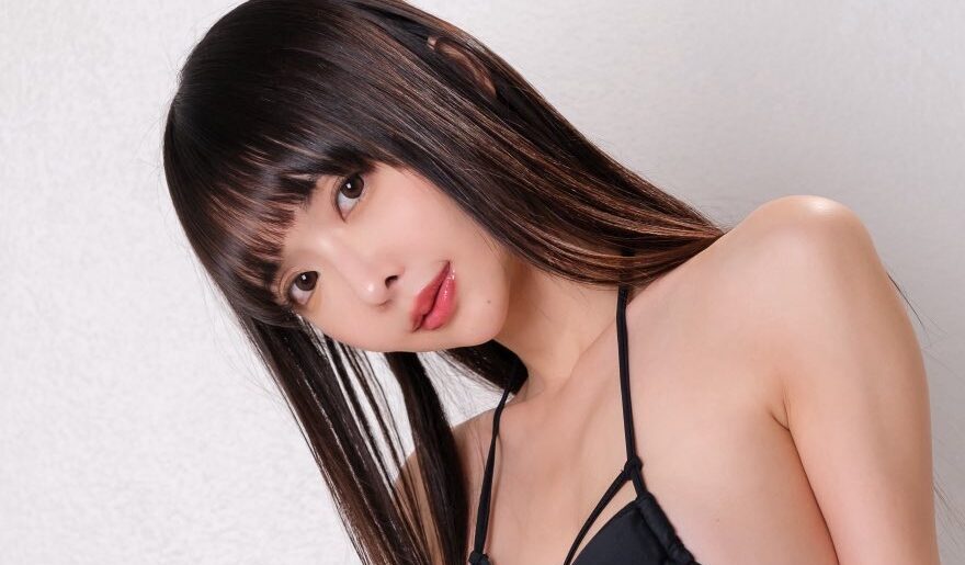 東堂ともの「布地の少ないビキニ姿」が高揚感を呼び起こす！