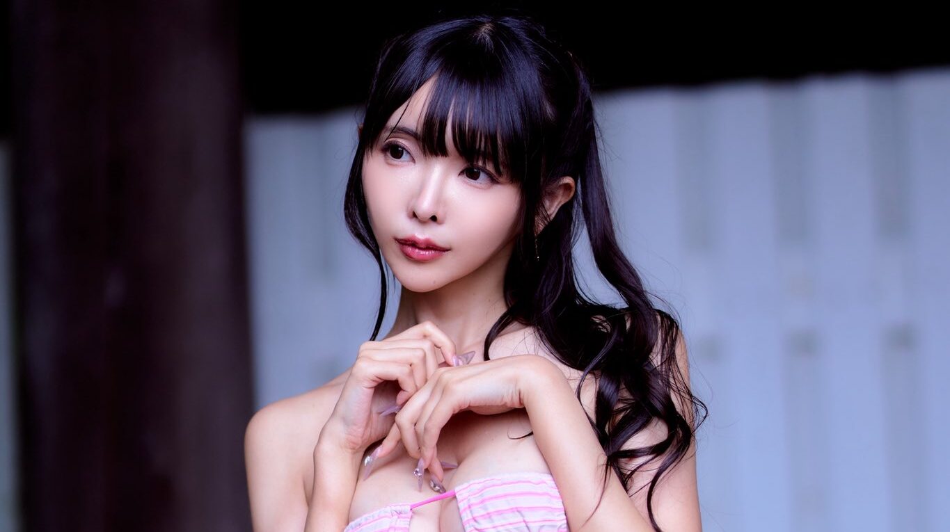 東堂ともの「眼帯ビキニ姿」に感情が一気に昂ぶる！