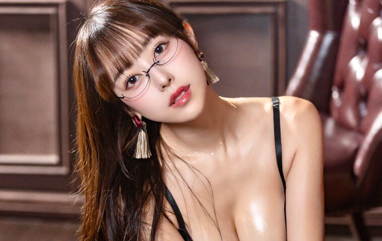 音羽美奈（みなぽち）の「艷やかなランジェリー姿」のトリコに！