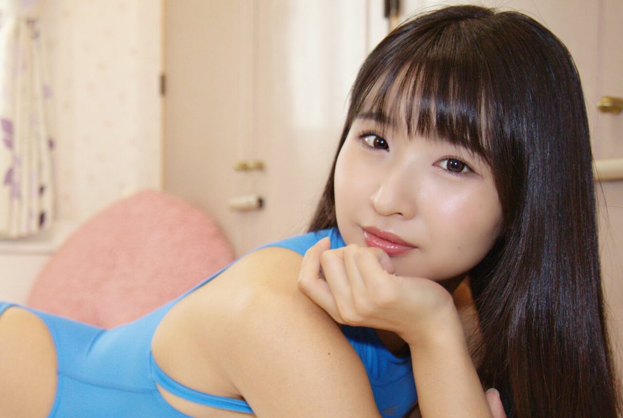 夏目みさこの「ハイレグ際立つ水着姿」に視線が吸い寄せられる！