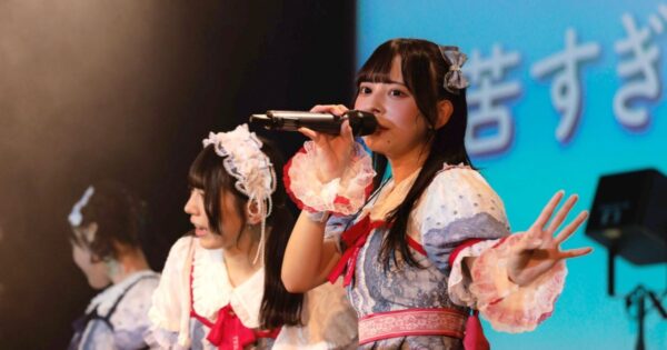 テラテラが「かわいい新衣装」でラブソングを初披露！　「新体制2ndワンマンライブ」を開催