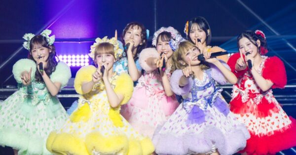 FRUITS ZIPPERのライブに「しんちゃん」がサプライズ登場！　アニメ新主題歌をコラボ披露