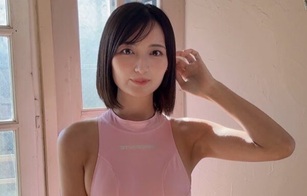 宇佐美彩乃の「鼠径部のラインあらわな競泳水着姿」から目が離せない！