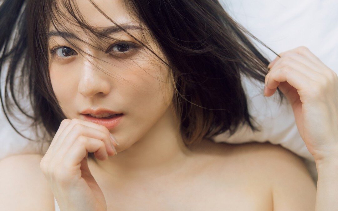 杉本有美の「無防備なランジェリー姿」に心がとろけそう！