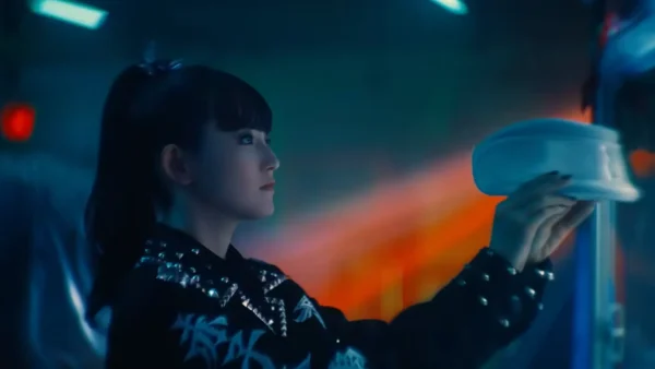 画像引用元:BABYMETAL公式YouTube「BABYMETAL - ヘドバンギャー!! 15th Night Ver. (OFFICIAL)」より 画像引用元:BABYMETAL公式YouTube「BABYMETAL - ヘドバンギャー!! 15th Night Ver. (OFFICIAL)」より