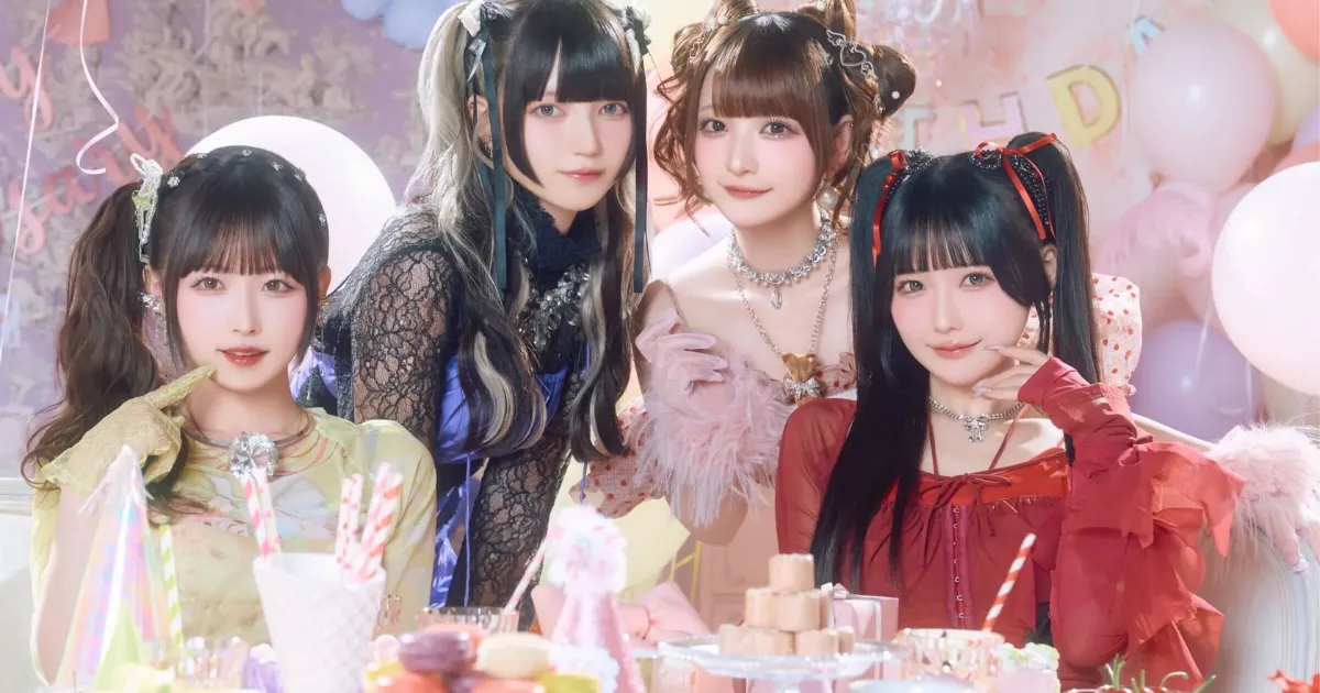 SNSで話題の4人が魅せる！　きゅるりんってしてみて、結成5周年記念フォトブックで「カワイイ」の正解を解禁