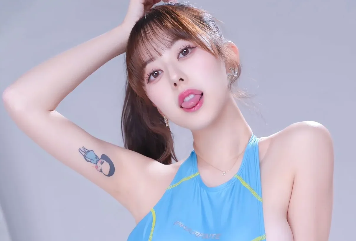 音羽美奈（みなぽち）の「鼠径部が際立つ水着姿」に心がざわめく！