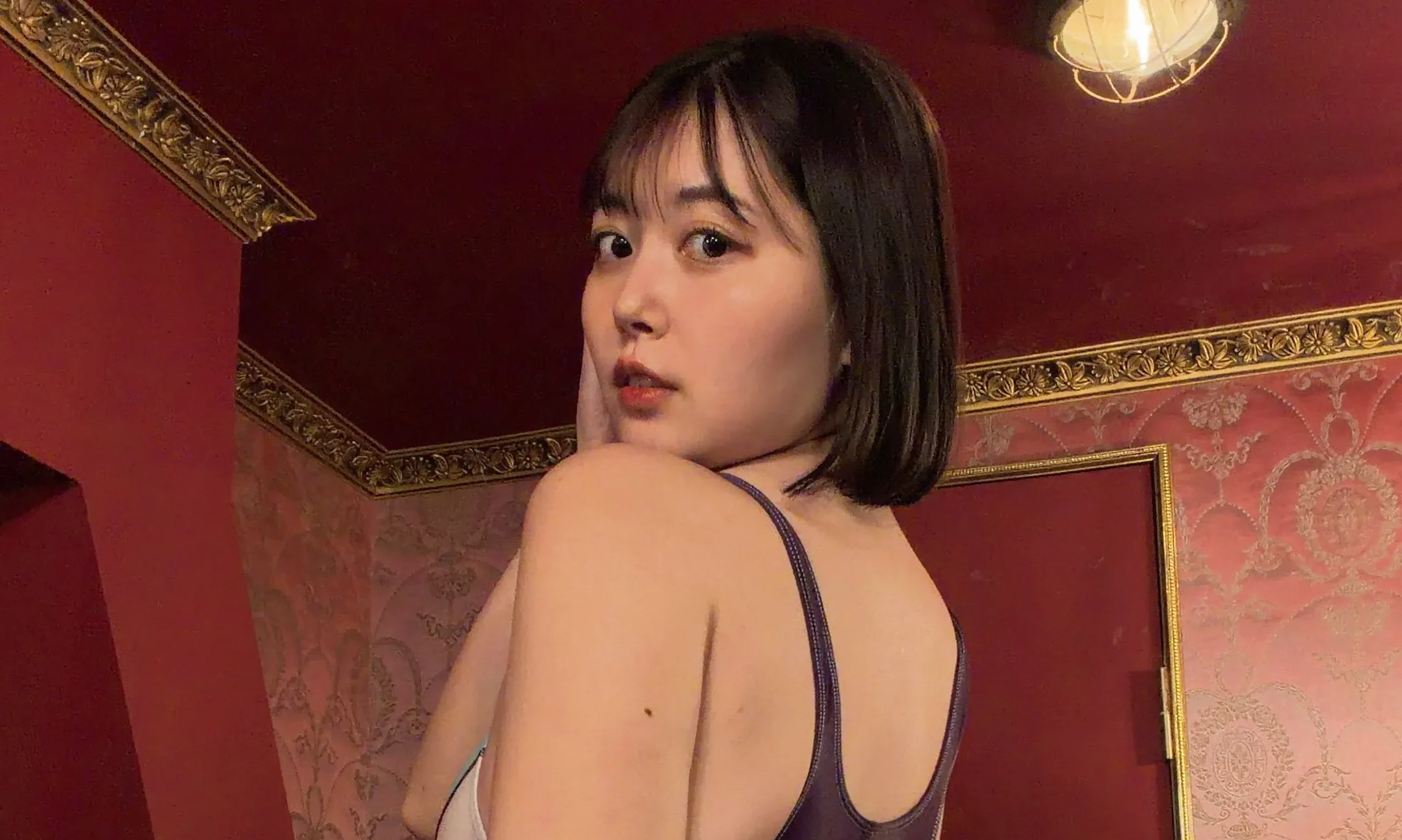 圧倒的な「桃尻」の存在感！　紗倉みくの「むちっとした水着姿」のトリコに