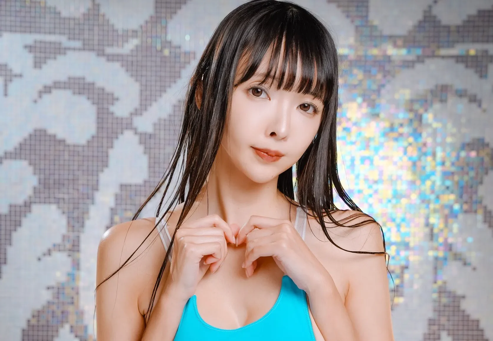 これぞ魔改造！　東堂ともの「鼠径部のライン際立つ競泳水着姿」にドキリ