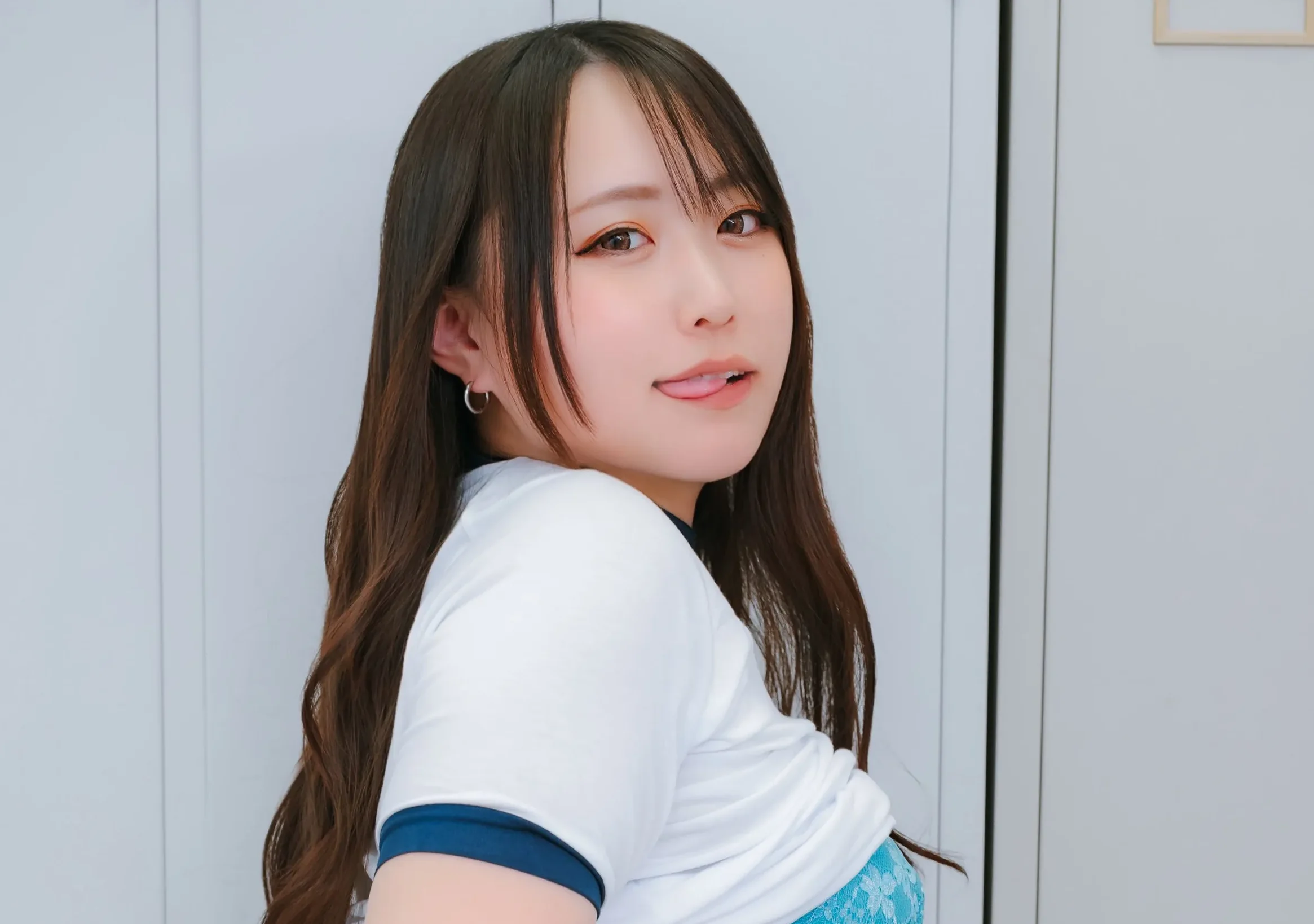 水瀬ちかの「Tバック姿」に目のやり場が……