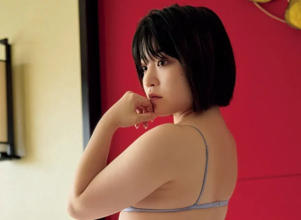 根本凪の「Tバック姿」から目が離せない！