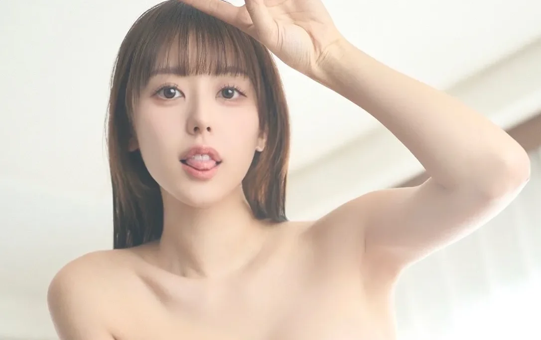 音羽美奈（みなぽち）の「弾けそうな水着姿」にトキメキを隠せない！