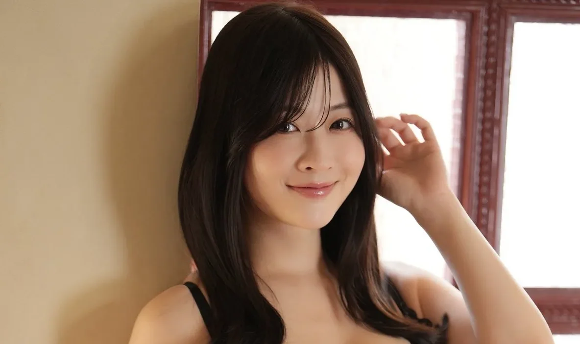 メイリの「オトナ感ただようランジェリー姿」に惹き寄せられる！