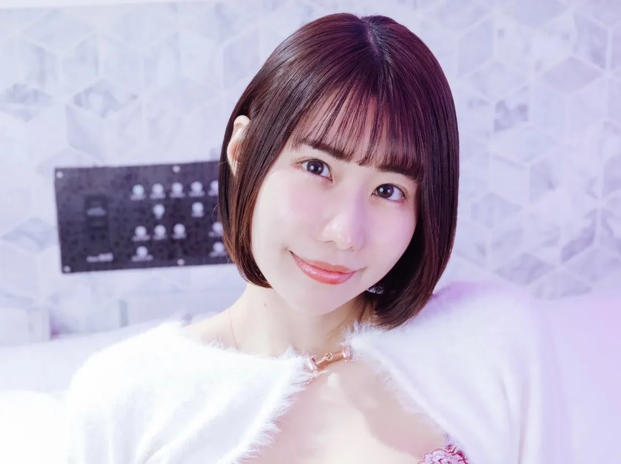 宮田みほの「控えめな開脚ポーズ」に目のやり場が……