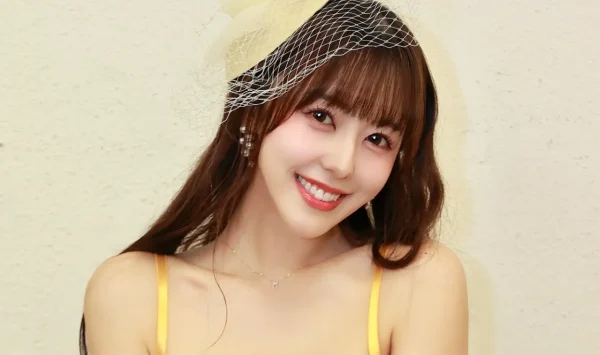 音羽美奈（みなぽち）の「美クビレ際立つ水着姿」が眩しすぎる！