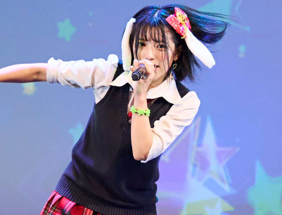 當銘菜々、カメラ越しに可愛くウィンク！燃えこれ学園、つうしんぼ8月度、9月度の第1位が発表「もうすぐクリスマス！」