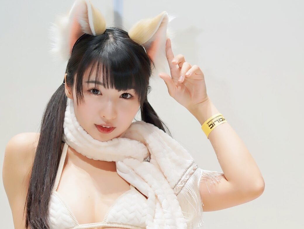 夏目みさこ、「下乳はみだした獣耳ビキニ姿」をXで公開