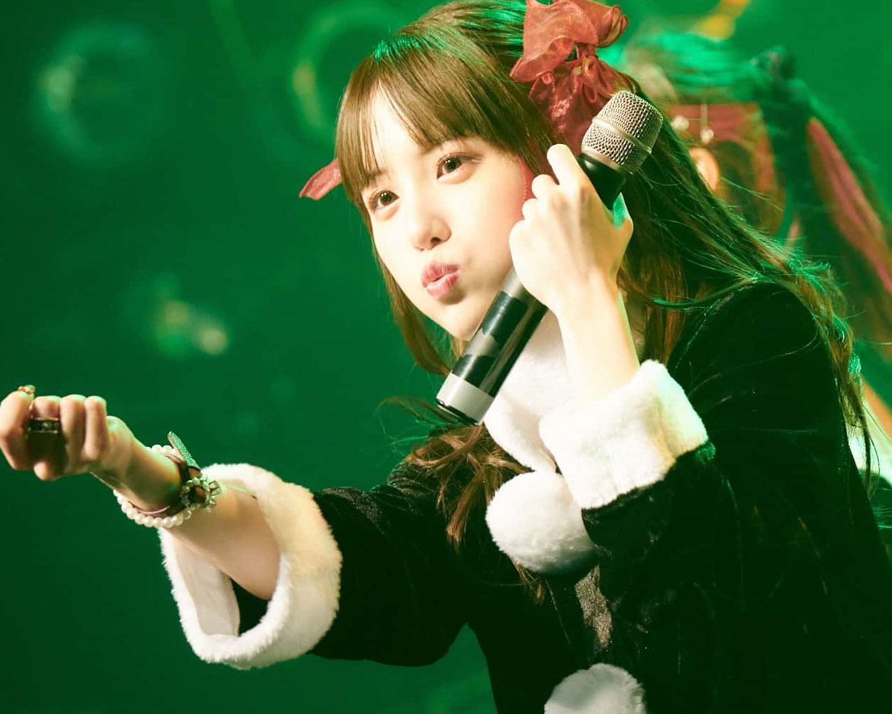 4人組フューチャーベース異次元アイドルユニット・CUBΣLIC、映画『Eyes Wide Shut』をオマージュした黒服限定ワンマン公演を開催！