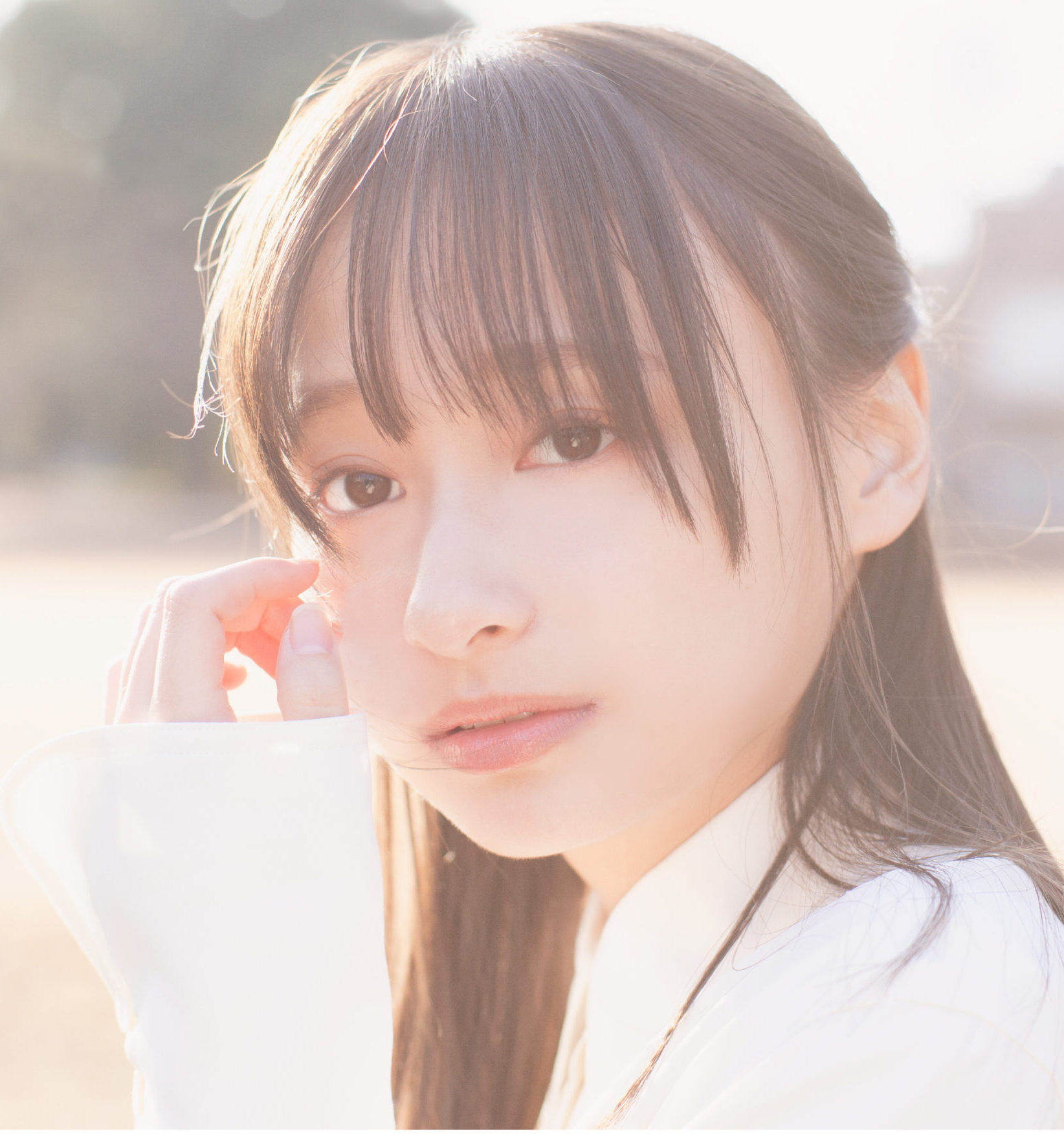 「かわいさ溢れる」4種の表紙が明らかに!日向坂46・影山優佳の1st写真集のタイトルが決定