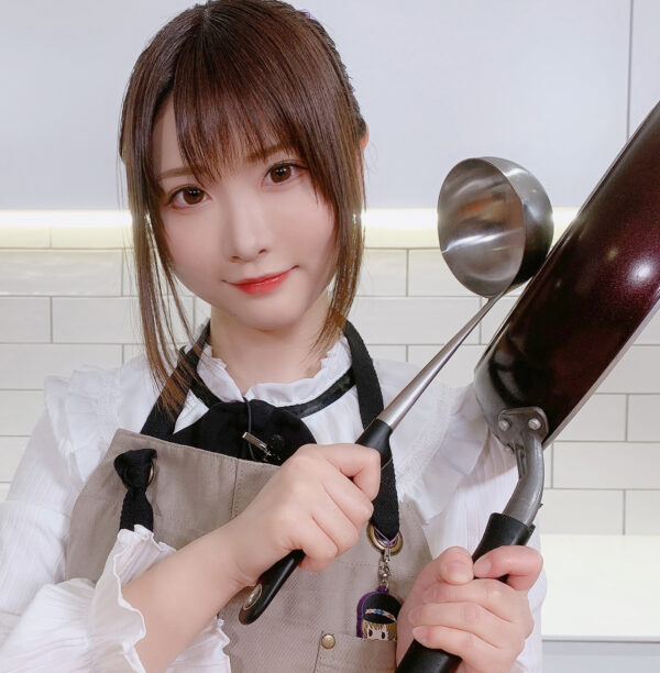 美女コスプレイヤー・すみれおじさん 緊急生配信が決定!本日 5月8日 21時よりTikTok限定ライブ配信を実施