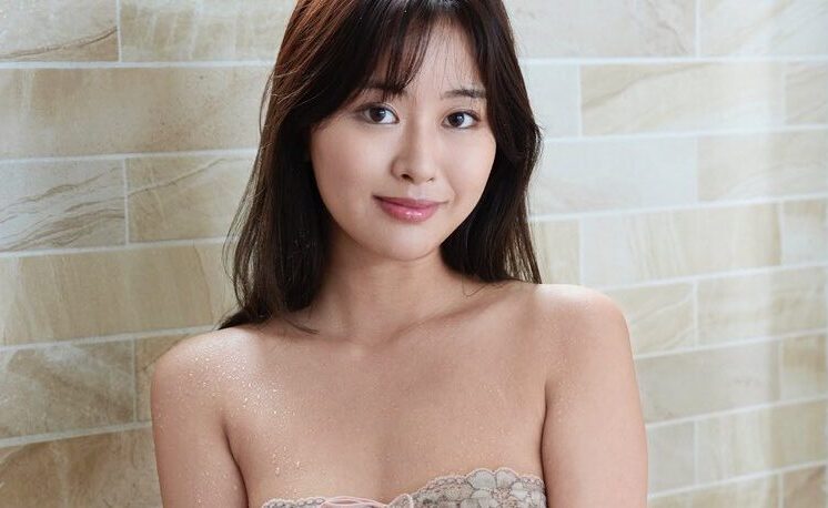 下村明香が「布面積の小さな衣装姿」をXで公開