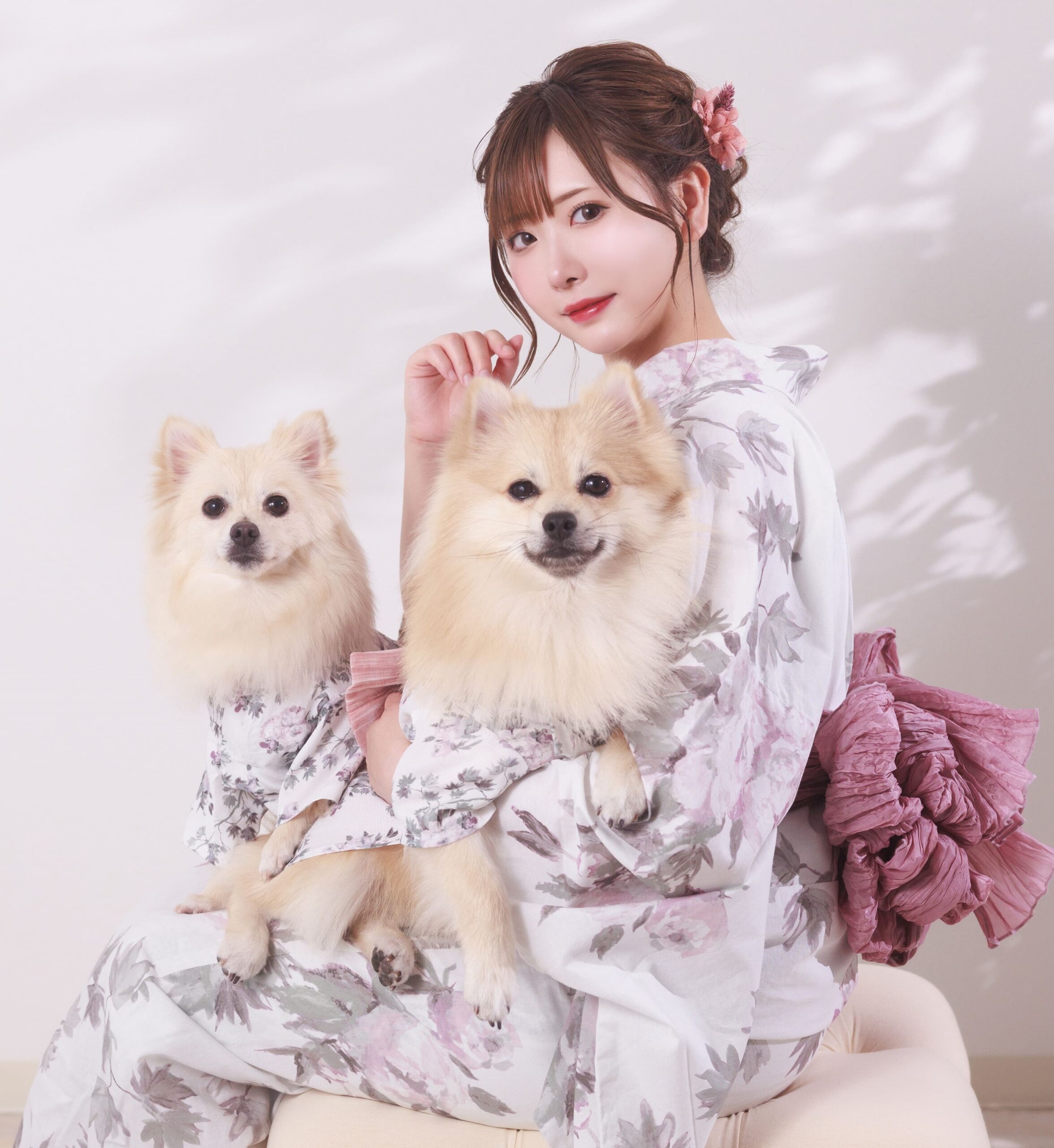 愛犬とおそろいの「浴衣姿」がカワイイ！美女コスプレイヤー・すみれおじさんが人気ペットブランドのモデルに