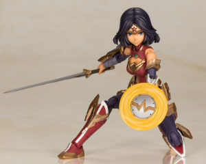 島田フミカネ氏の手によって新たに描き下されたイラストをもとに、DC COMICSの「BIG3」の1人「ワンダーウーマン」がプラスチックキットで登場!