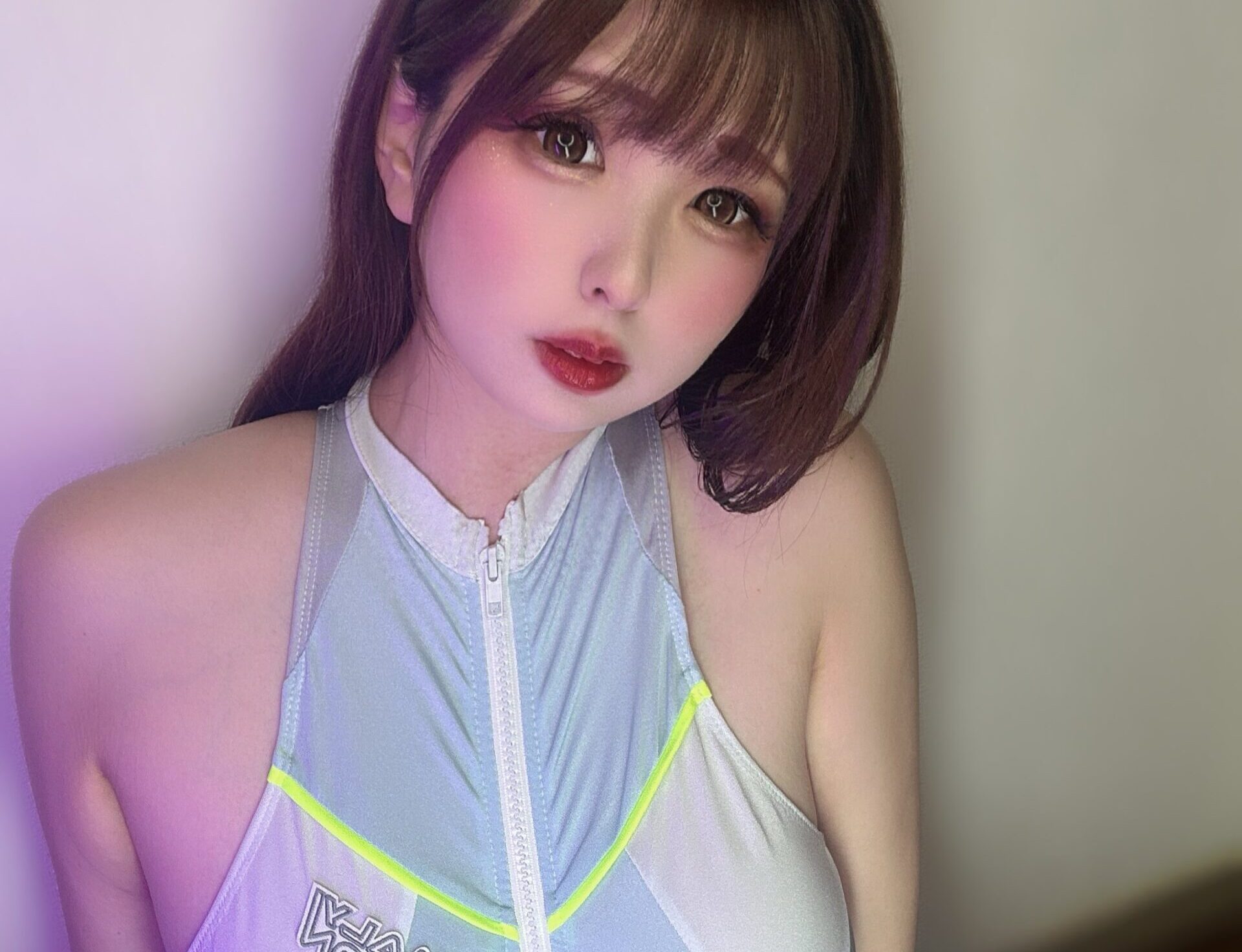 「水着とコスプレどっちに見える？」まなたすが‟むっちりボディ”をあらわにしたショットをXで公開！