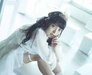 ボン♡キュッ♡ボンなランジェリーカットに貴重な水着ショットも披露！…声優・上坂すみれ初の完全撮り下ろし写真集「すみれいろ」の発売が決定！