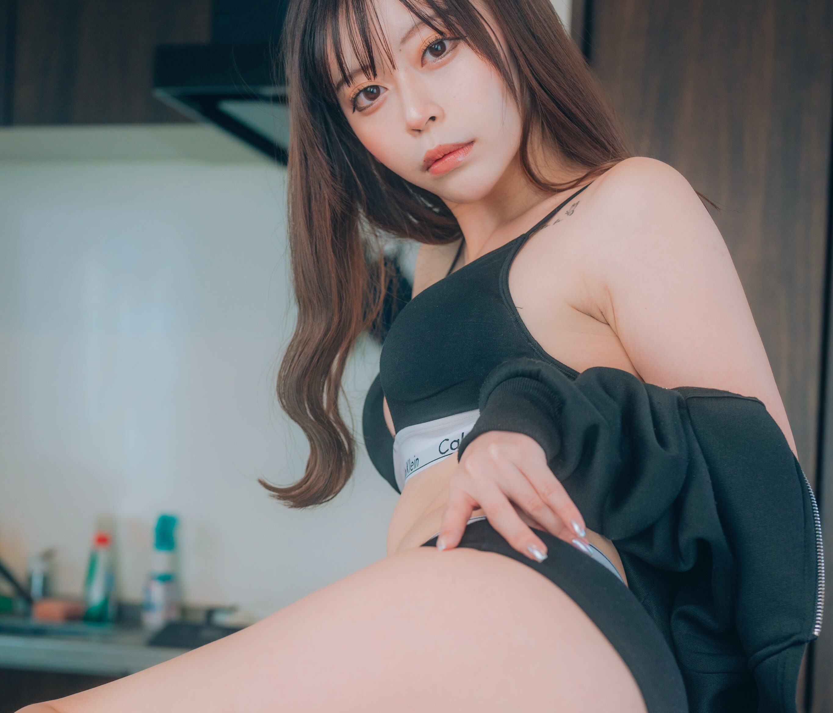 「ムチムチした太もも」に視線釘付け！双葉りせが“セクシーな衣装姿”をXで公開