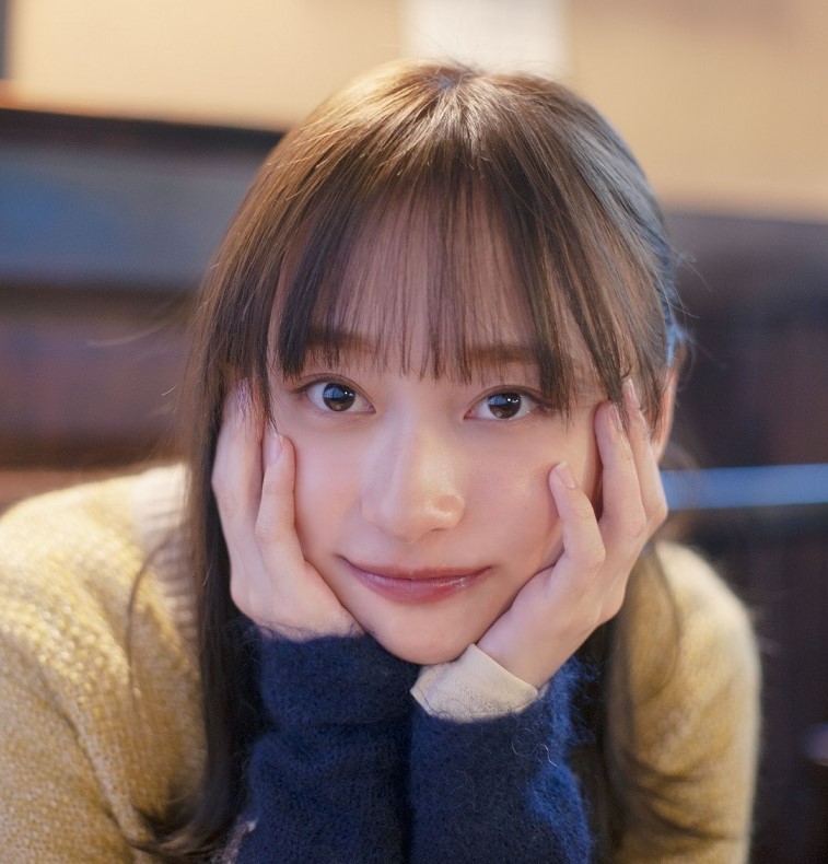 日向坂46・影山優佳1st写真集の「パネル展」の開催が決定！東名阪5店舗で5月9日より