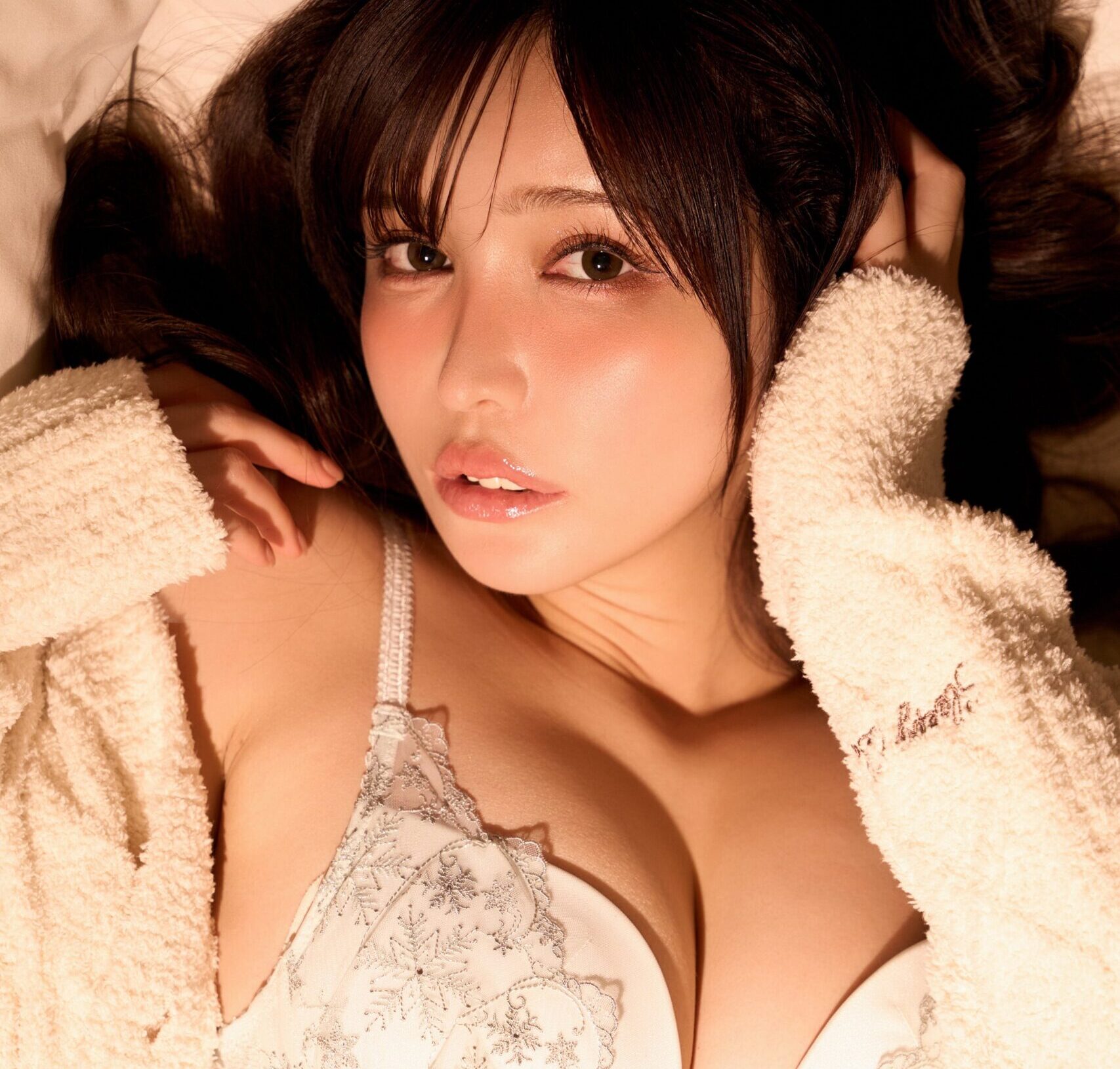 あおが「セクシーなランジェリー姿」をXで公開