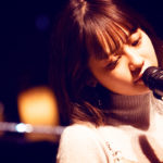 楠木ともり、生配信ライブ「Kusunoki Tomori Birthday Candle Live『MELTWIST』」のオフィシャルライブレポートが到着!