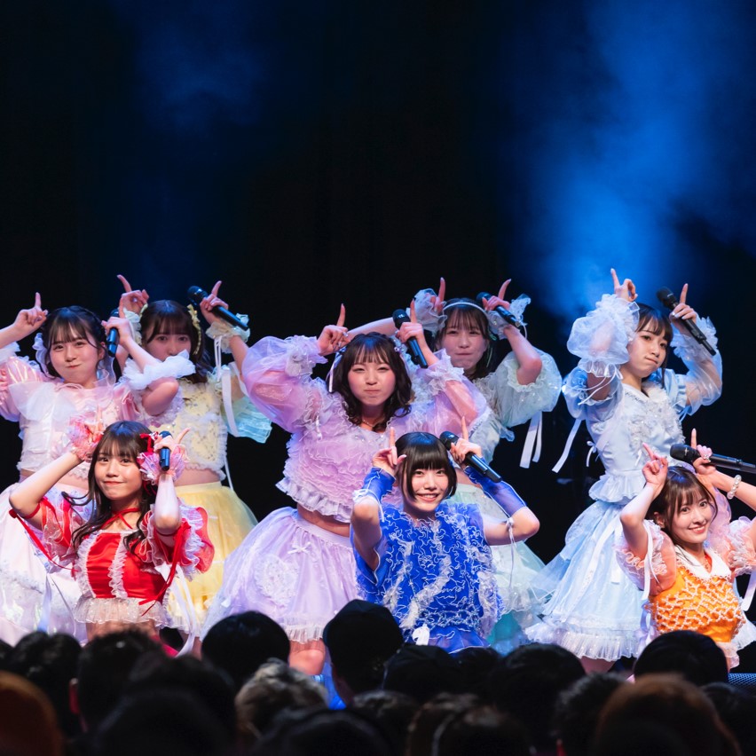 8人組アイドル・SWEET STEADYが華々しくデビュー!「お披露目公演」は熱気の渦に