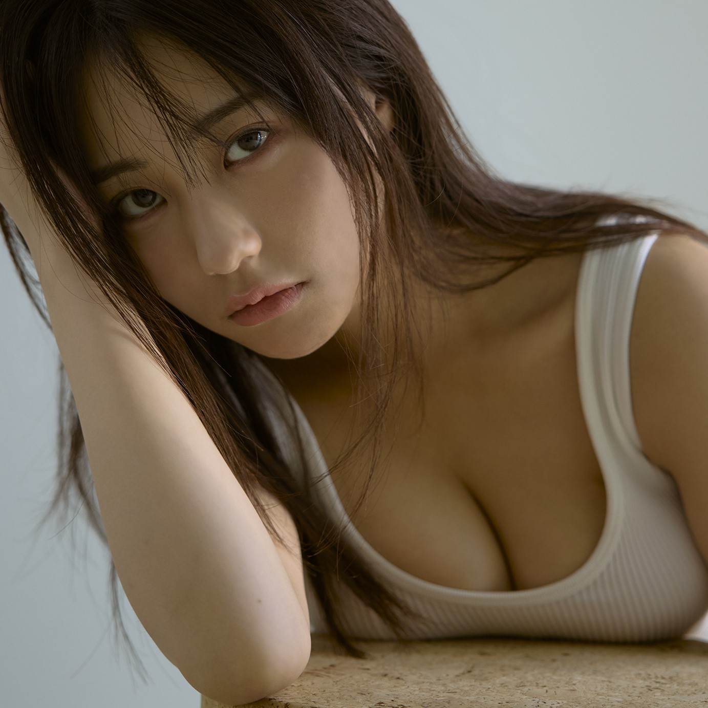 「女の色気」ただよう大胆な姿にドキッ！田中美久が表紙の「水着グラビアムック」から先行カットが公開