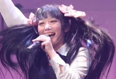 成田麻穂（燃えこれ学園）がキュートな笑顔で歌唱！ランキング「2か月連続総合1位」に輝く