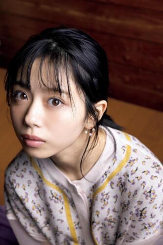 峰島こまき：撮影/中山雅文　ヘアメイク/円谷歩美　スタイリング/春原愛子