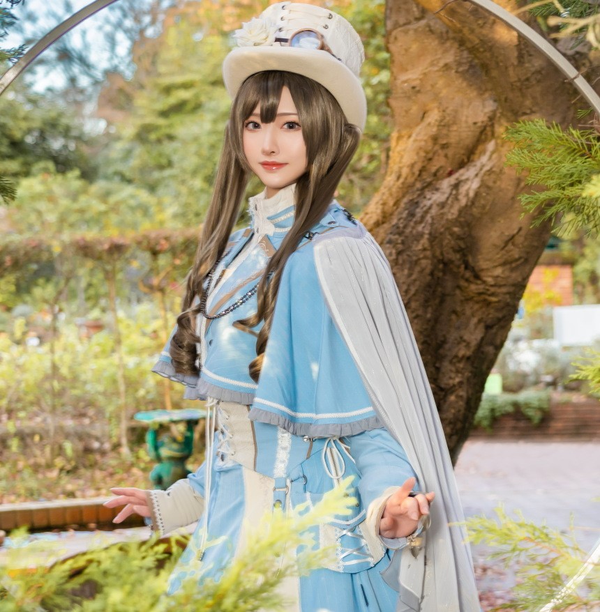 可憐なロリータドレス姿を披露！美女コスプレイヤー・すみれおじさんが「Ozz Oneste」の春モデルに！