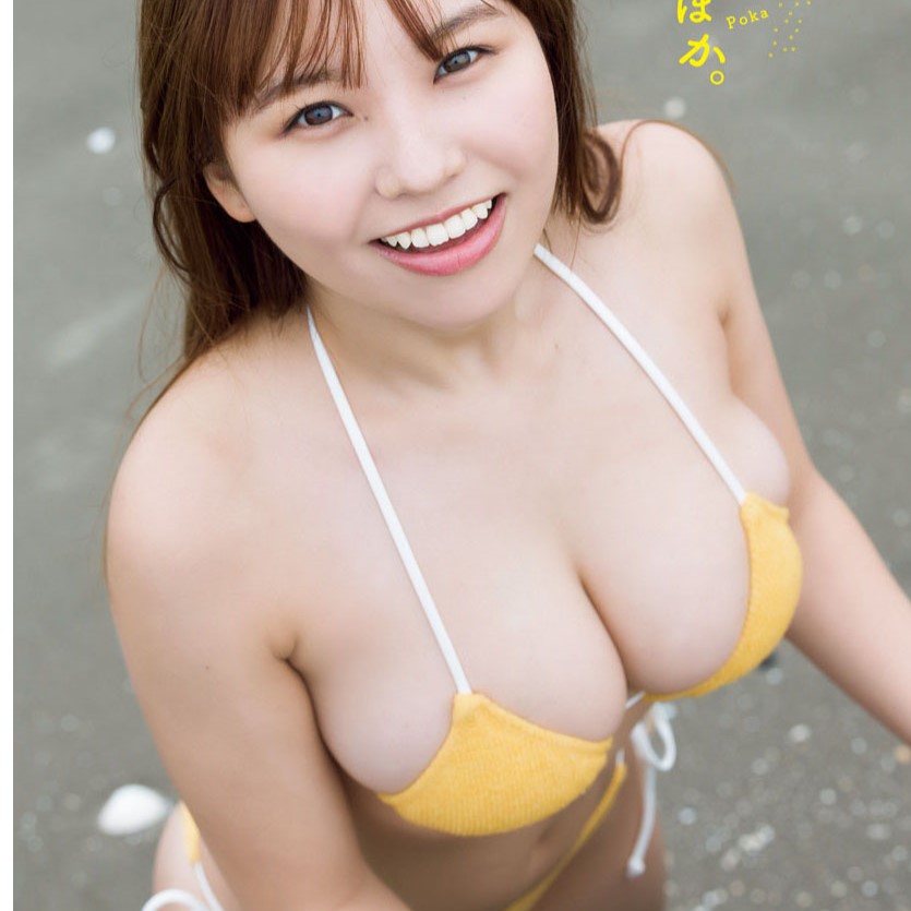 色っぽい「ビキニ姿」で悩殺ポーズ！本郷柚巴が少年誌の表紙と巻頭グラビアに登場
