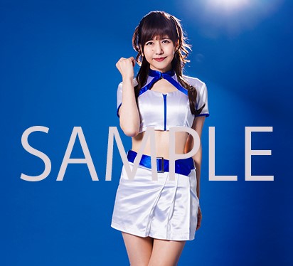 学生服、ラウンドガール衣装、メイド服でコスプレ！「声優・井上喜久子初の自叙伝エッセイ」より特典画像が公開！